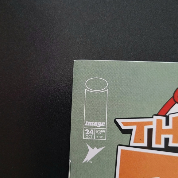 Walking Dead Deluxe #24 - Picture 4 of 7